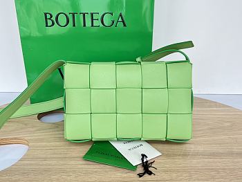 Bottega Veneta Cassette Pistachio Green size 23 x 15 x 6 cm