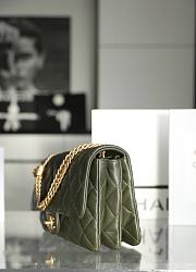 Chanel Flap Bag in Khaki Green Lampskin AS3609 size 25x16x10 cm - 2