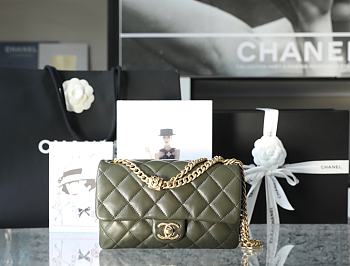 Chanel Small Flap Bag in Khaki Green Lampskin AS3393 size 22x14x8 cm