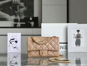 Chanel Small Flap Bag in Beige Lampskin AS3393 size 22x14x8 cm
