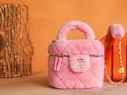 Chanel Vanity Case Pink Shearling size 27 x 17 x 17 cm - 1