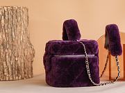 Chanel Vanity Case Purple Shearling size 27 x 17 x 17 cm - 5