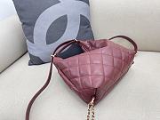 Chanel Hobo Bag Bordeaux Lambskin Size 25 x 26 x 8 cm - 4