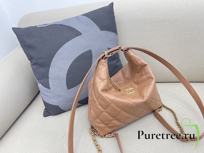 Chanel Hobo Bag Beige Lambskin Size 25 x 26 x 8 cm - 1