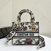 Dior Medium Lady D-Lite Bag Multicolor Dior Jardin Botanique Embroidery - 1