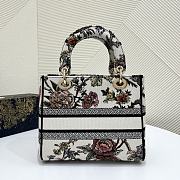 Dior Medium Lady D-Lite Bag Multicolor Dior Jardin Botanique Embroidery - 4