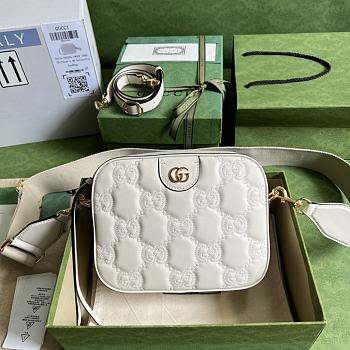 Gucci GG Matelassé Leather Small Bag 702234 size 21.5x17x7.5 cm