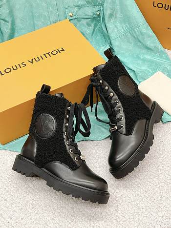 Louis Vuitton Territory Flat Ranger Black