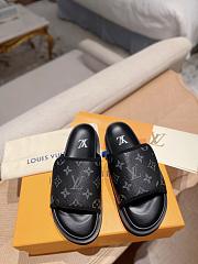 LV Slippers 310 - 1