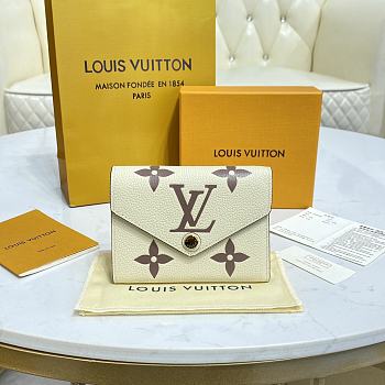 Louis Vuitton Victorine Wallet Cream/Beige Size 12 x 9.5 x 1.5 cm