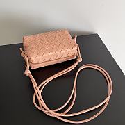 Bottega Veneta Mini Loop Camera Bag Pink size 17x10x6 cm - 3