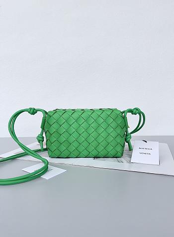 Bottega Veneta Mini Loop Camera Bag Green size 17x10x6 cm