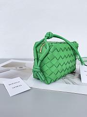 Bottega Veneta Mini Loop Camera Bag Green size 17x10x6 cm - 4