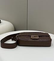 FENDI Baguette Dark Brown Leather Bag size 27 x 15 x 6 cm - 3