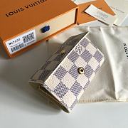 Louis Vuitton 6 Key Holder Damier Azur size 11 x 10 cm - 4