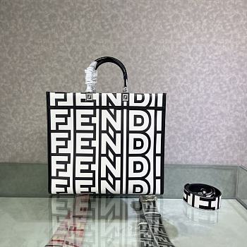 Fendi Sunshine Medium Two-tone Printed Leather Fendi Roma Capsule Shopper