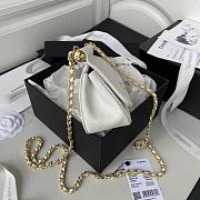 Chanel Clutch with Chain White Caviar Leather 12x17.5x5.5 cm - 6