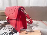 Bvlgari Serpenti Forever East-West Shoulder Bag Red size 22x15x4.5 cm - 6