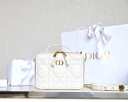 Dior Caro Box Bag Latte Quilted Macrocannage Calfskin size 19.5x15x6 cm - 1