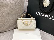 Chanel Vanity Case with Top Handle White size 17x9.5x8 cm - 3