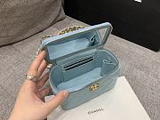 Chanel Vanity Case with Top Handle Blue size 17x9.5x8 cm - 2