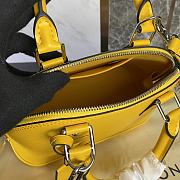 Louis Vuitton Alma BB Yellow Epi Leather size 23.5 x 17.5 x 11.5 cm - 4