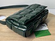 Bottega Veneta Padded Cassette Dark Green Patent Lambskin size 26x18x8 cm - 3