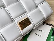 Bottega Veneta Padded Cassette White Leather Golden Hardware 25x15x4 cm - 2