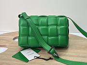 Bottega Veneta Padded Cassette Green Leather Silver Hardware 25x15x4 cm - 1