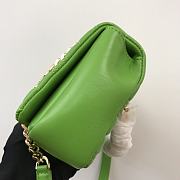 Burberry Quilted Lola Crossbody Bag Green size 23 x 13 x 6 cm - 5