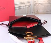 Valentino Garavani V-Ring Shoulder Bag Red  size 28 x 22 x 14 cm - 6