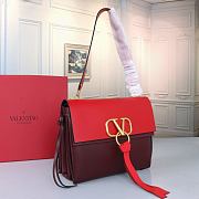 Valentino Garavani V-Ring Shoulder Bag Red  size 28 x 22 x 14 cm - 5