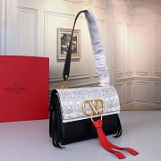 Valentino Garavani V-Ring Small Shoulder Bag Silver/Black size 24 x 16 x 10 cm - 3