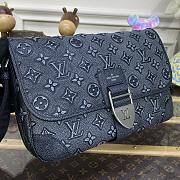 Louis Vuitton Archy Messenger MM Charcoal M21358 size 35 x 24 x 8 cm - 4