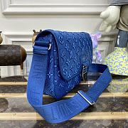 Louis Vuitton Archy Messenger MM Blue M21358 size 35 x 24 x 8 cm - 3
