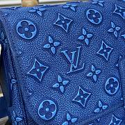 Louis Vuitton Archy Messenger MM Blue M21358 size 35 x 24 x 8 cm - 6