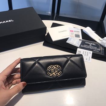 Chanel 19 Medium Flap Wallet Black Lambskin Quilted size 16.5 x 9 cm