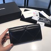Chanel 19 Medium Flap Wallet Black Lambskin Quilted size 16.5 x 9 cm - 6