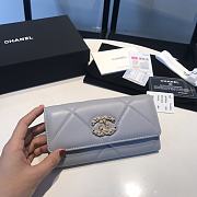 Chanel 19 Medium Flap Wallet Grey Lambskin Quilted size 16.5 x 9 cm - 1