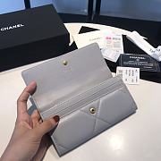 Chanel 19 Medium Flap Wallet Grey Lambskin Quilted size 16.5 x 9 cm - 3