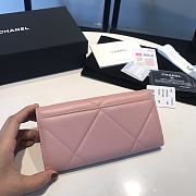 Chanel 19 Medium Flap Wallet Pink Lambskin Quilted size 16.5 x 9 cm - 6
