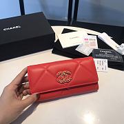 Chanel 19 Medium Flap Wallet Hot Red Lambskin Quilted size 16.5 x 9 cm - 1