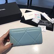 Chanel 19 Medium Flap Wallet Blue Lambskin Quilted size 16.5 x 9 cm - 6