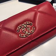 Chanel 19 Medium Flap Wallet Red Lambskin Quilted size 16.5 x 9 cm - 5