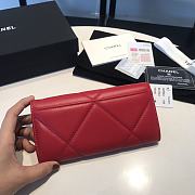 Chanel 19 Medium Flap Wallet Red Lambskin Quilted size 16.5 x 9 cm - 3