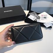 Chanel 19 Zipped Wallet Black Lambskin Quilted size 16.5 x 9 cm - 5