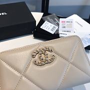 Chanel 19 Zipped Wallet Beige Lambskin Quilted size 16.5 x 9 cm - 2