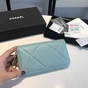 Chanel 19 Zipped Wallet Blue Lambskin Quilted size 16.5 x 9 cm - 3