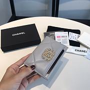 Chanel 19 Card Holder Grey Lambskin Quilted size 7.5 x 11 cm - 2