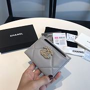 Chanel 19 Card Holder Grey Lambskin Quilted size 7.5 x 11 cm - 5